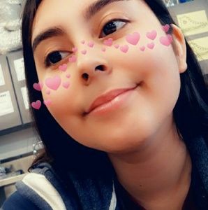 Meet your Posher, Julissa